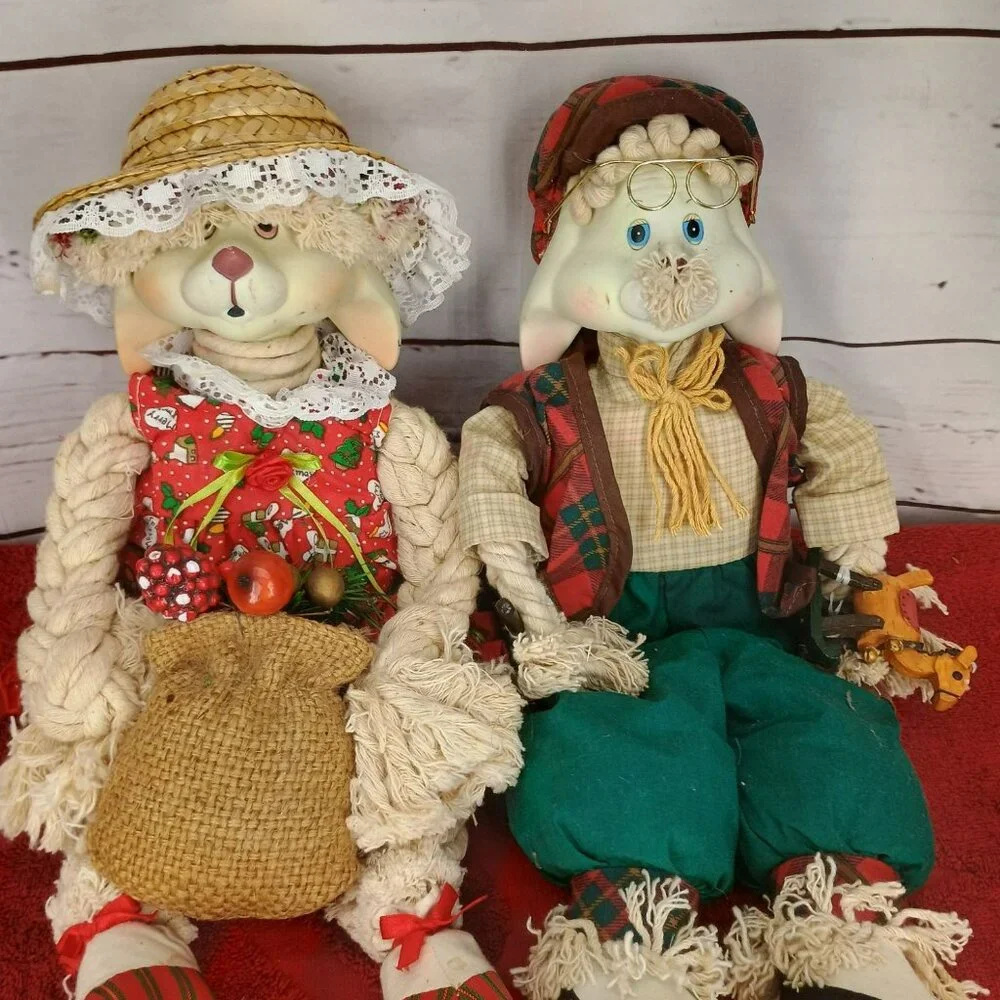 House Of Lloyd Christmas Grandpa Floyd & Flossie Bunny Shelf Sitters With Festiv